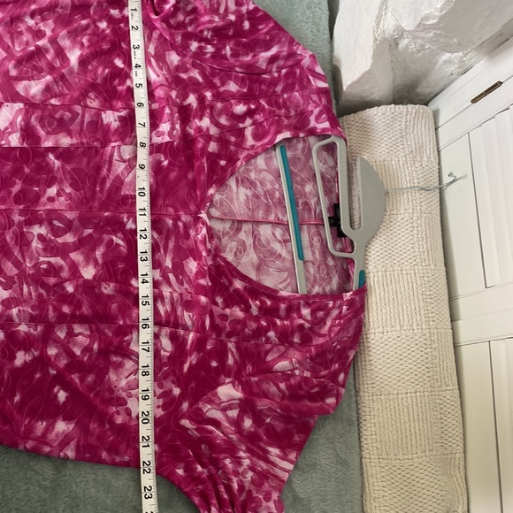 Sami & Jo Pink ad white printed tunic top with ruffle detail 3/4 sleeve v neck - Picture 11 of 13